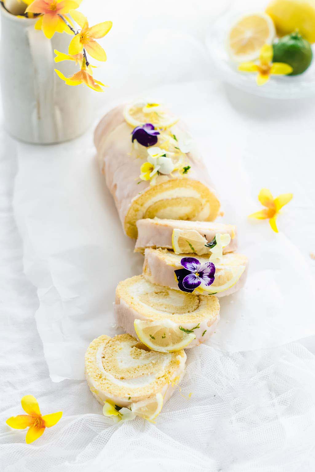 lemon roll cake (lemon swiss roll)